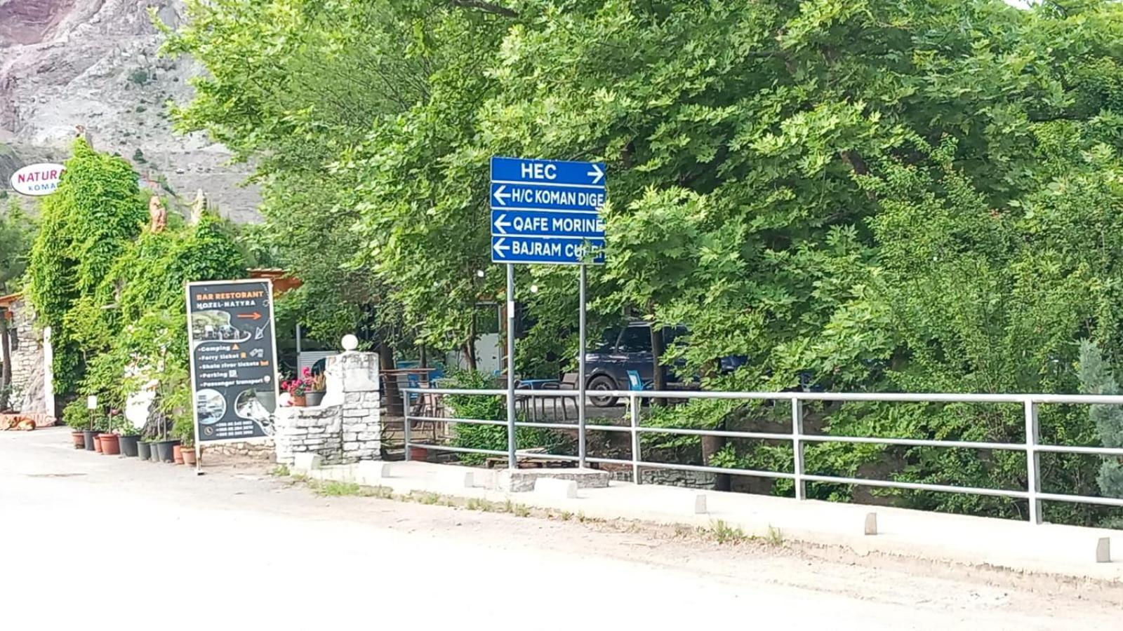 Gjestgiverier Natura Komani *